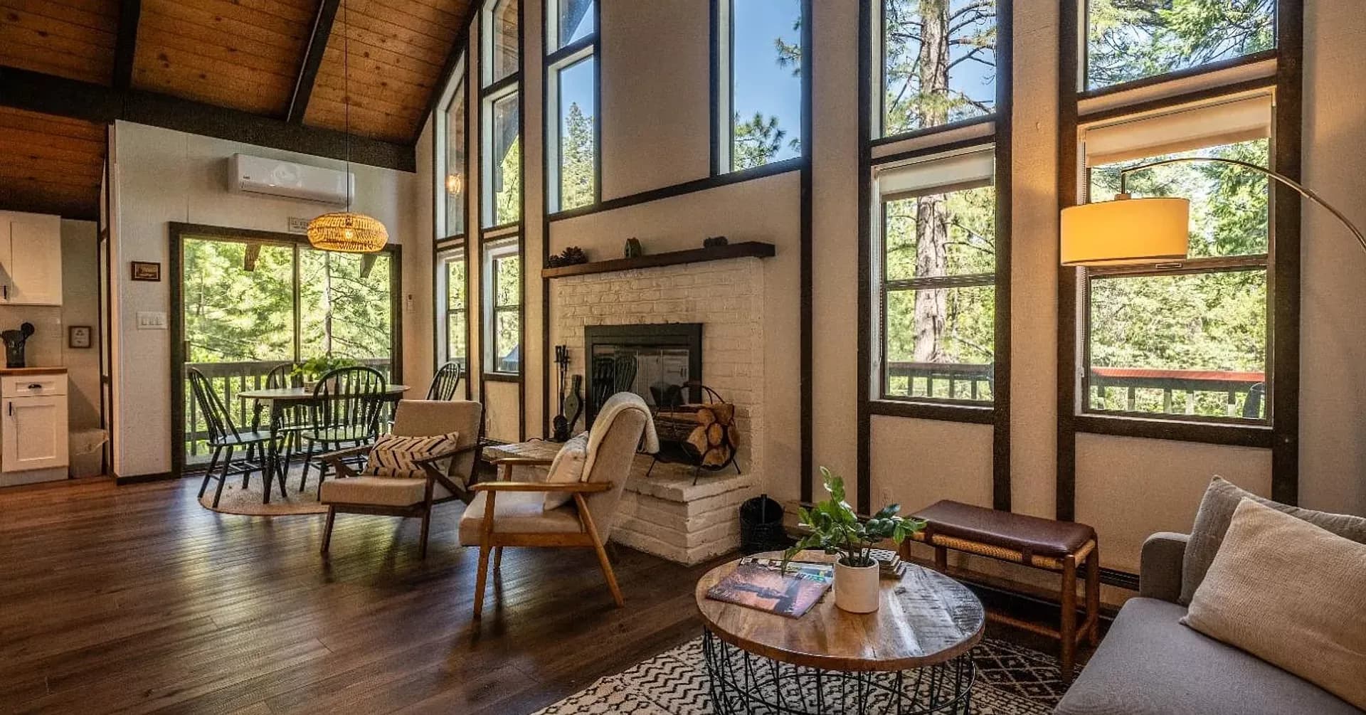 Cabin rental in Arnold CA near Calaveras Big Trees State Park in the Sierra Nevada mountains